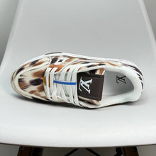 Load image into Gallery viewer, LV Trainers #54 Mule Marron
