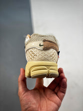 Load image into Gallery viewer, Vomero 5 x OW White Customs