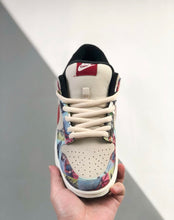 Load image into Gallery viewer, SB Dunk Low Paris