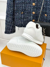 Load image into Gallery viewer, LV Butter Soft White