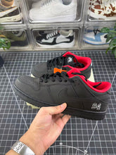 Load image into Gallery viewer, SB Dunk X Supreme Black (2025)