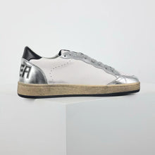 Load image into Gallery viewer, Golden Goose Ball-Star Leather Star Black Heel Tab Silver
