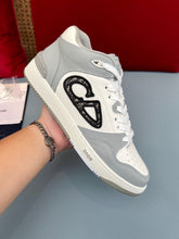 Load image into Gallery viewer, B57 Mid-Top Grey Oblique