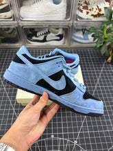 Load image into Gallery viewer, SB Dunk X Supreme Ocean Fog (2025)