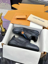 Load image into Gallery viewer, LV Trainers #54 Distressed Sneaker Noir