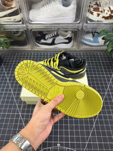 Load image into Gallery viewer, SB Dunk X Supreme Camper Green (2025)