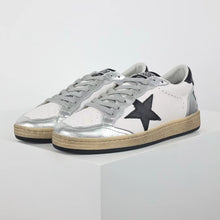 Load image into Gallery viewer, Golden Goose Ball-Star Leather Star Black Heel Tab Silver
