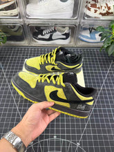 Load image into Gallery viewer, SB Dunk X Supreme Camper Green (2025)