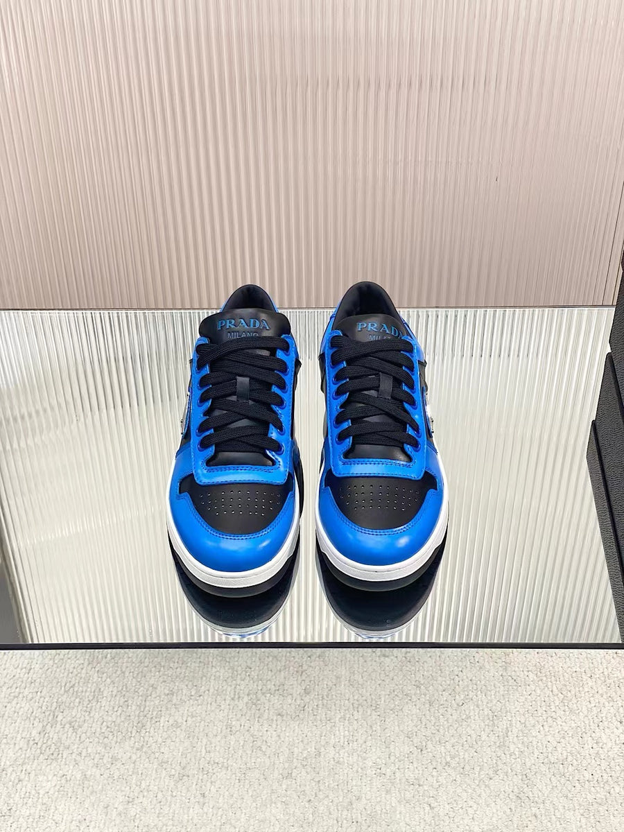 【極美品】PRADA スキニーデニム ダークブルー 27 ロゴワッペン 極美品】PRADA スキニーデニム ダークブルー 27 ロゴワッペン - メルカリ