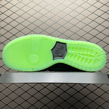 Load image into Gallery viewer, Powerpuff Girls SB Dunk Low "Buttercup"