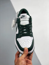 Load image into Gallery viewer, SB Dunk Spartan Green