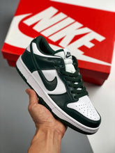 Load image into Gallery viewer, SB Dunk Spartan Green