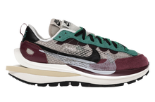 Load image into Gallery viewer, sacai Vaporwaffle Villain Red Neptune Green