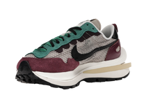 Load image into Gallery viewer, sacai Vaporwaffle Villain Red Neptune Green