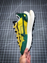Load image into Gallery viewer, Sacai Vapor Waffle Tour Yellow