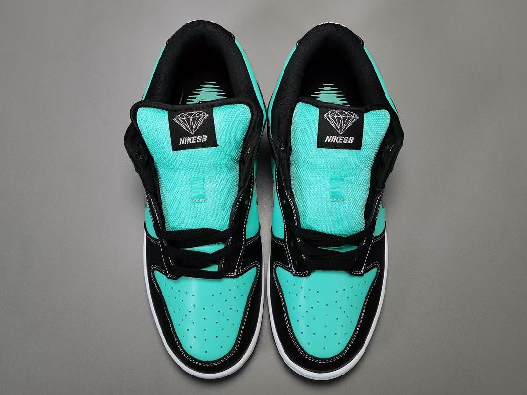 SB Dunk X Diamond Supply 'Tiffany'