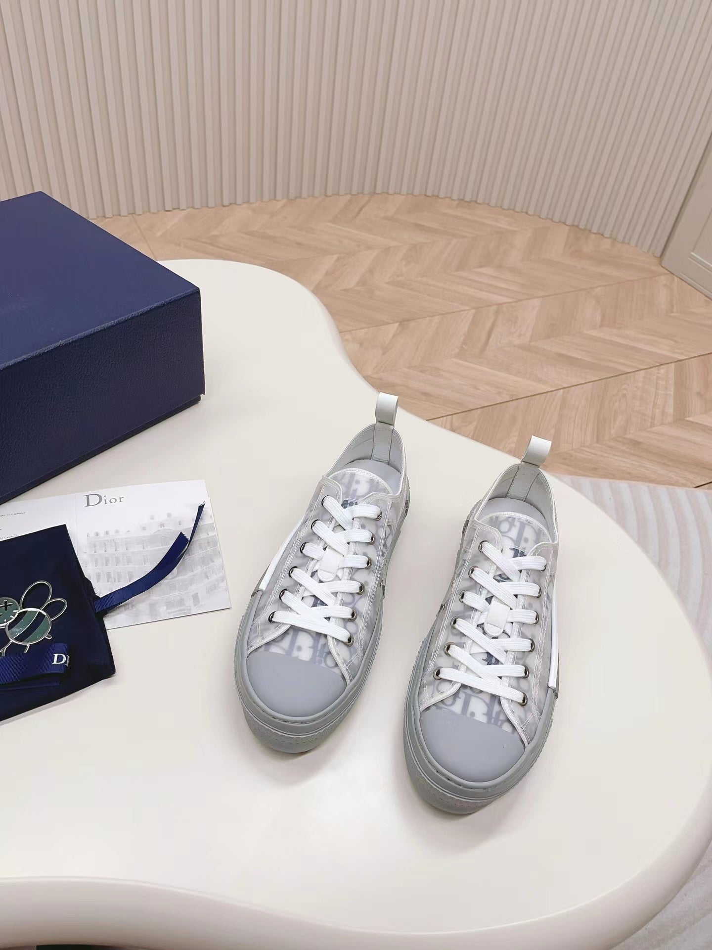 B23 Low Logo Oblique Blue Monogram