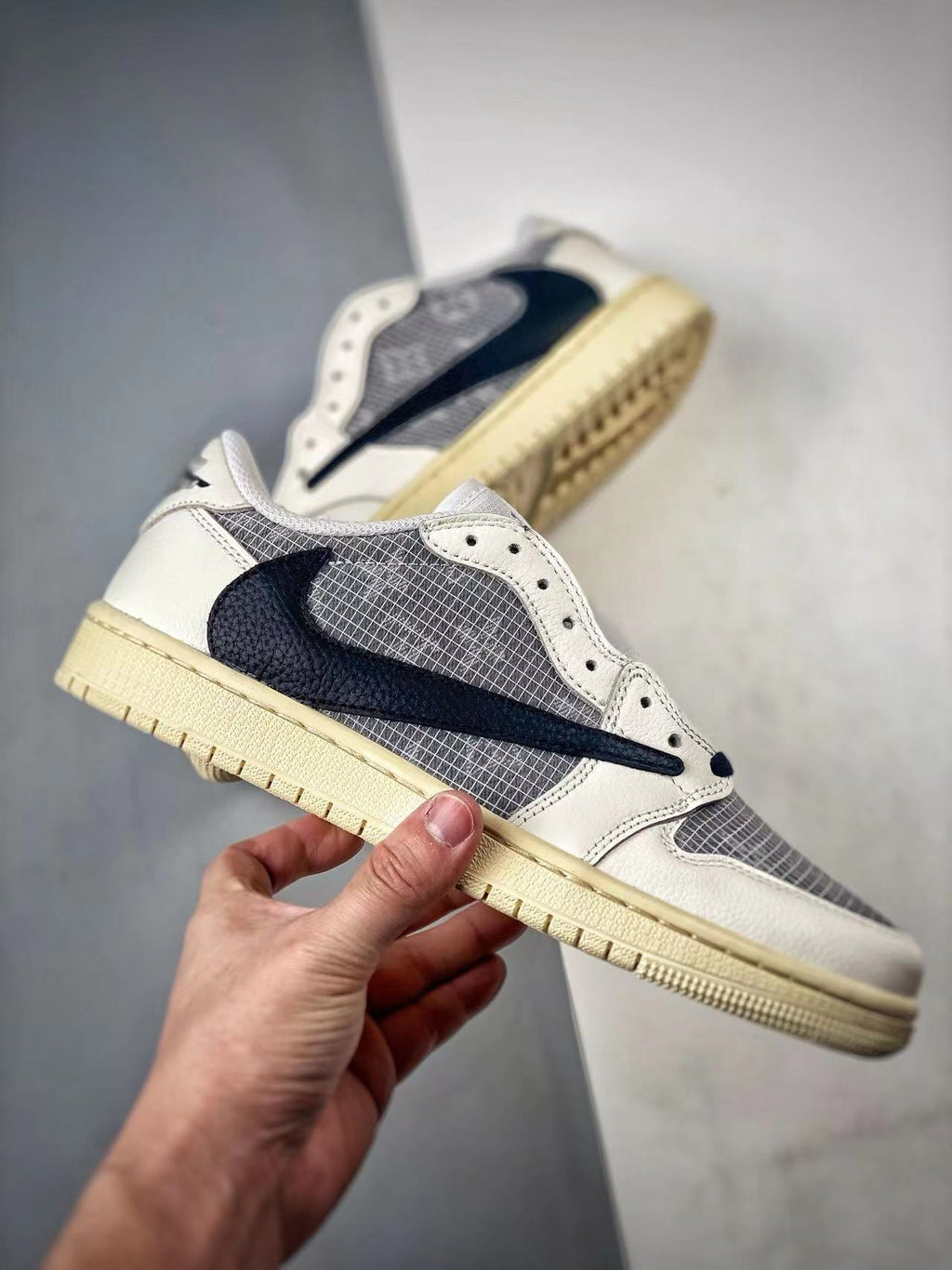 AJ1 Low X Travis LV Customs