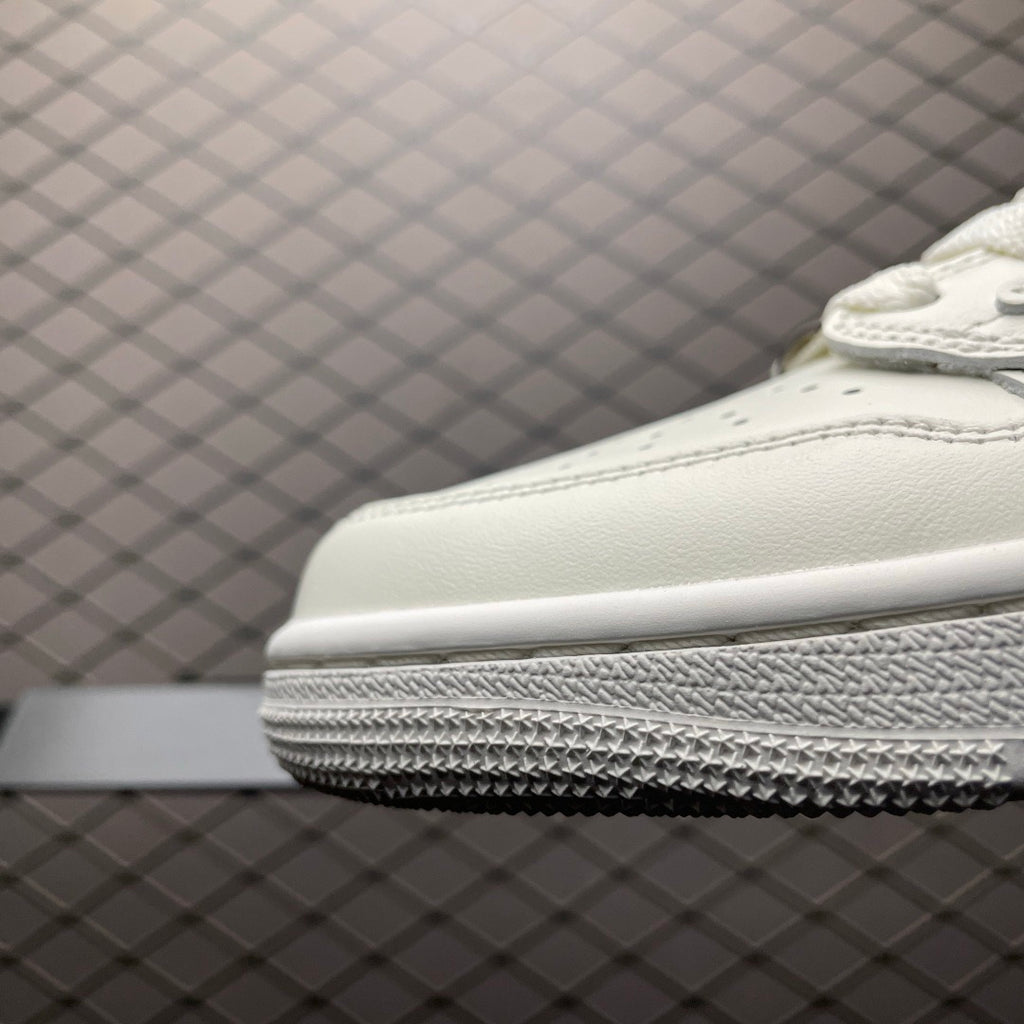 AJ1 Low Travis Scott x White Party