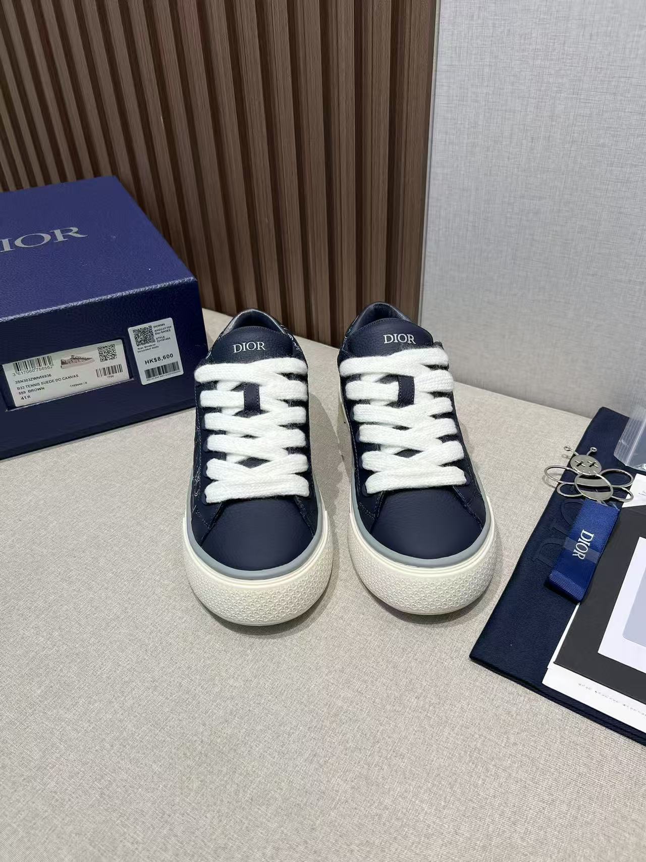 B33 Spin Sneaker Navy