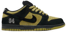 Load image into Gallery viewer, SB Dunk X Supreme Camper Green (2025)
