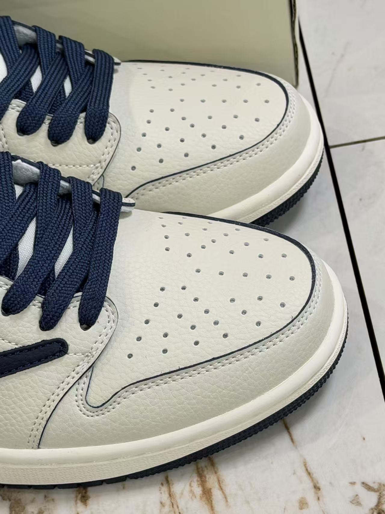 AJ1 Low Travis Scott x Fragment Navy Customs