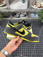 Load image into Gallery viewer, SB Dunk X Supreme Camper Green (2025)
