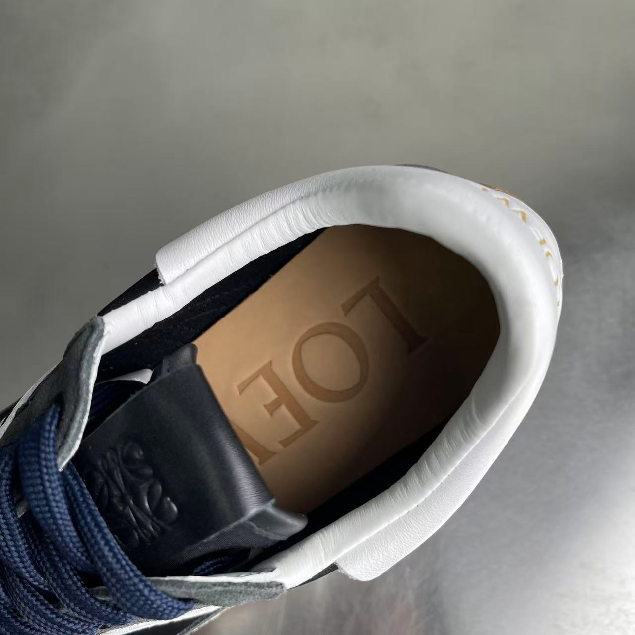 LOEWE Flowrunner Black/White