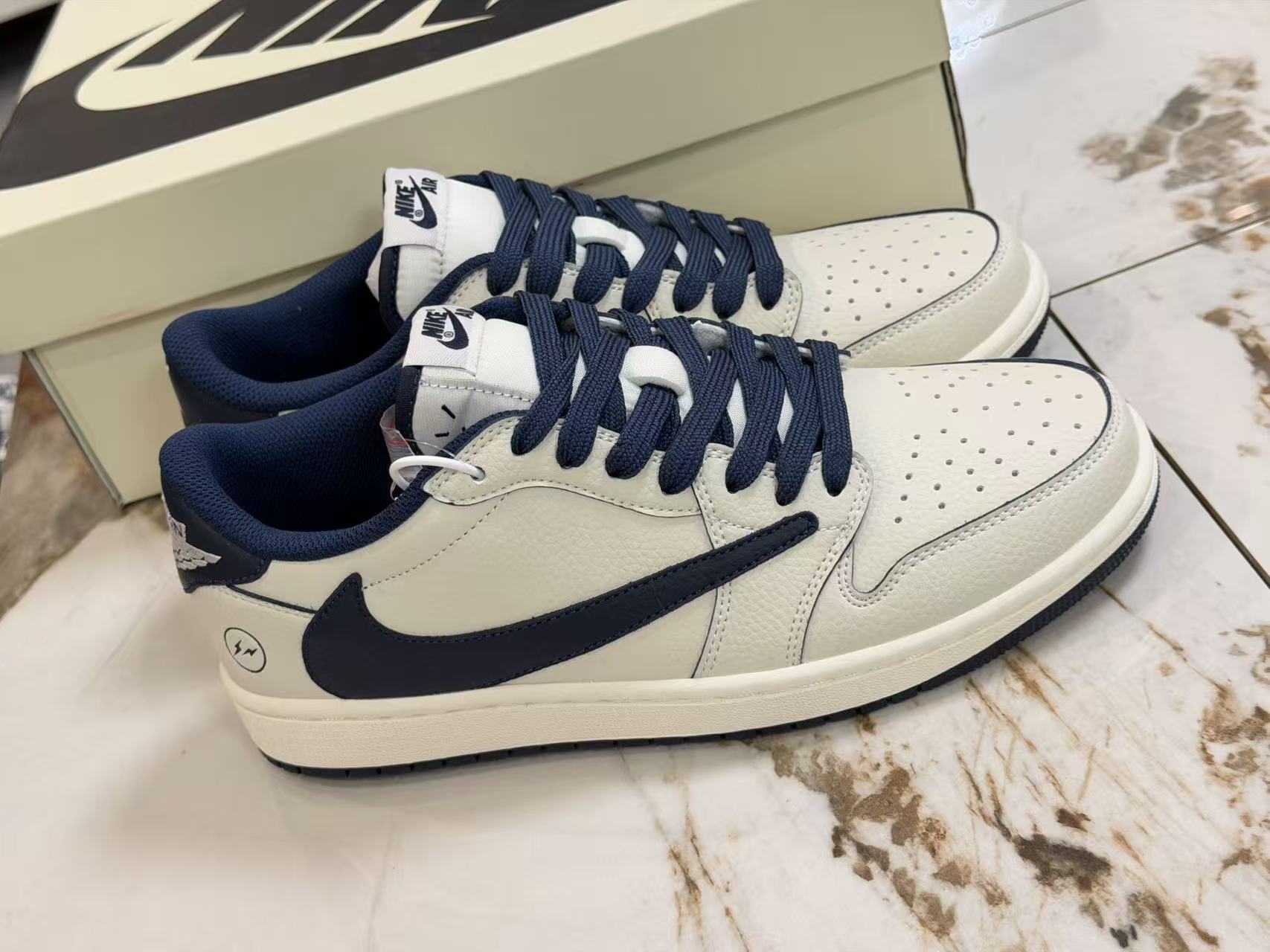 AJ1 Low Travis Scott x Fragment Navy Customs
