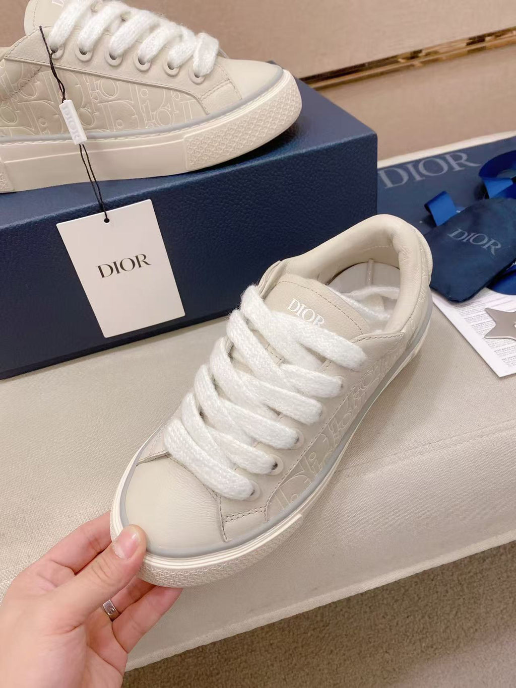 B33 Spin Sneaker White