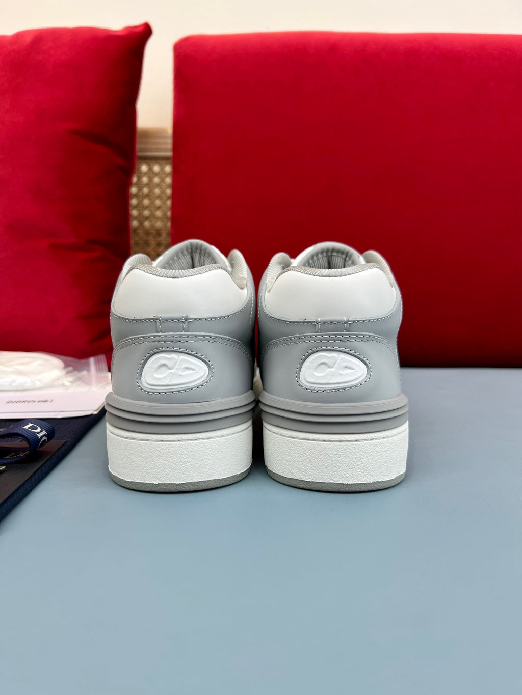 B57 Mid-Top Grey Oblique