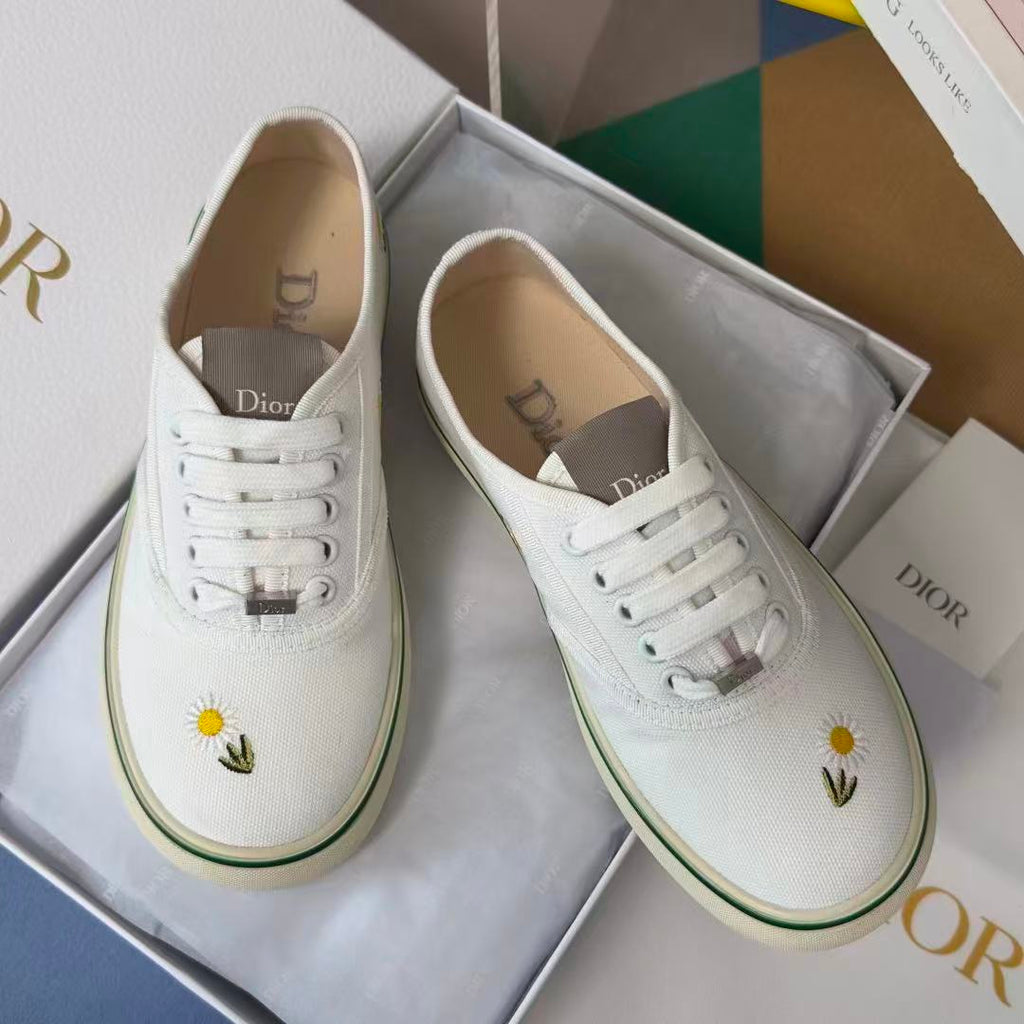 Saltwind Sneaker Daisy Motif on White Cotton