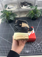 Vomero 5 x OW Black Customs