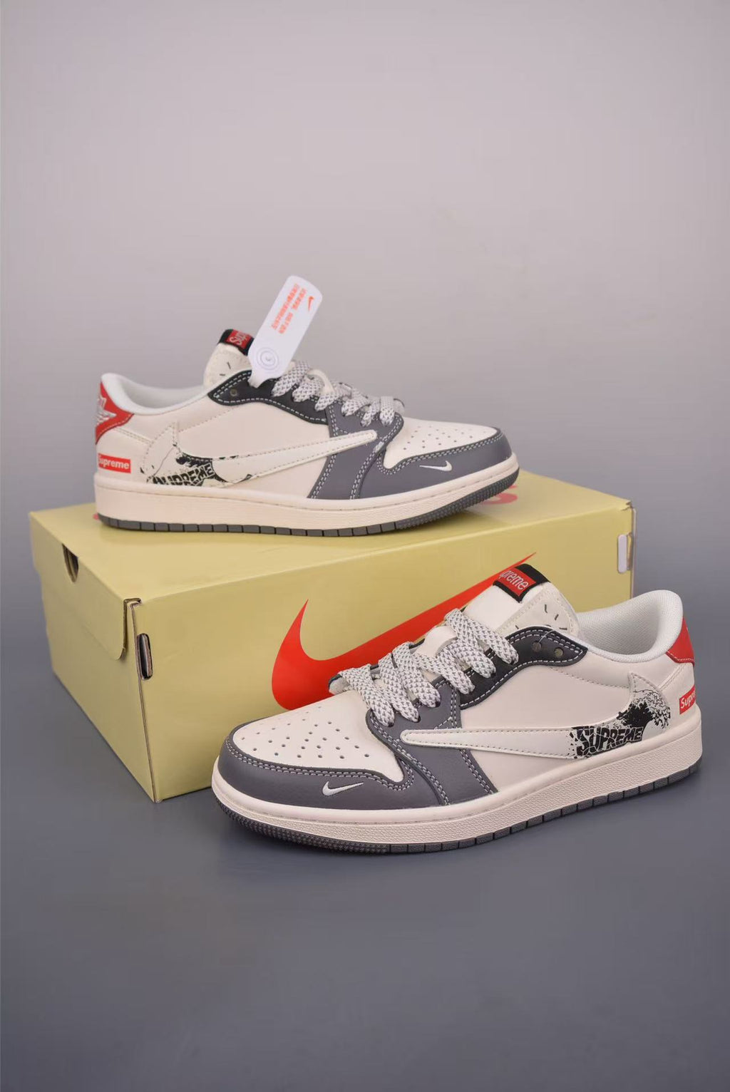 AJ1 Low Travis Scott x Supreme Customs