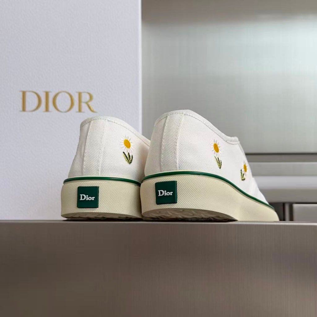 Saltwind Sneaker Daisy Motif on White Cotton