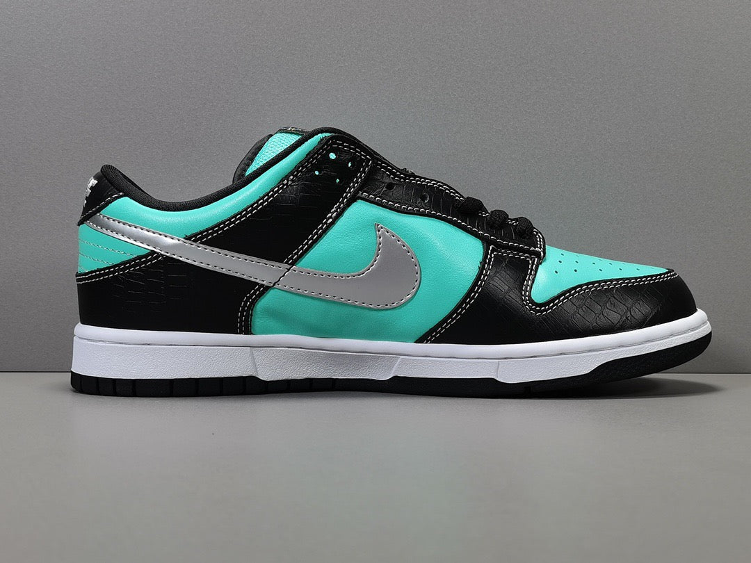SB Dunk X Diamond Supply 'Tiffany'