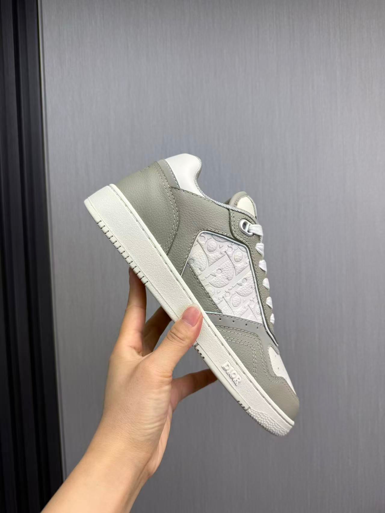 B27 Trianon Gray and Cream Grained Calfskin