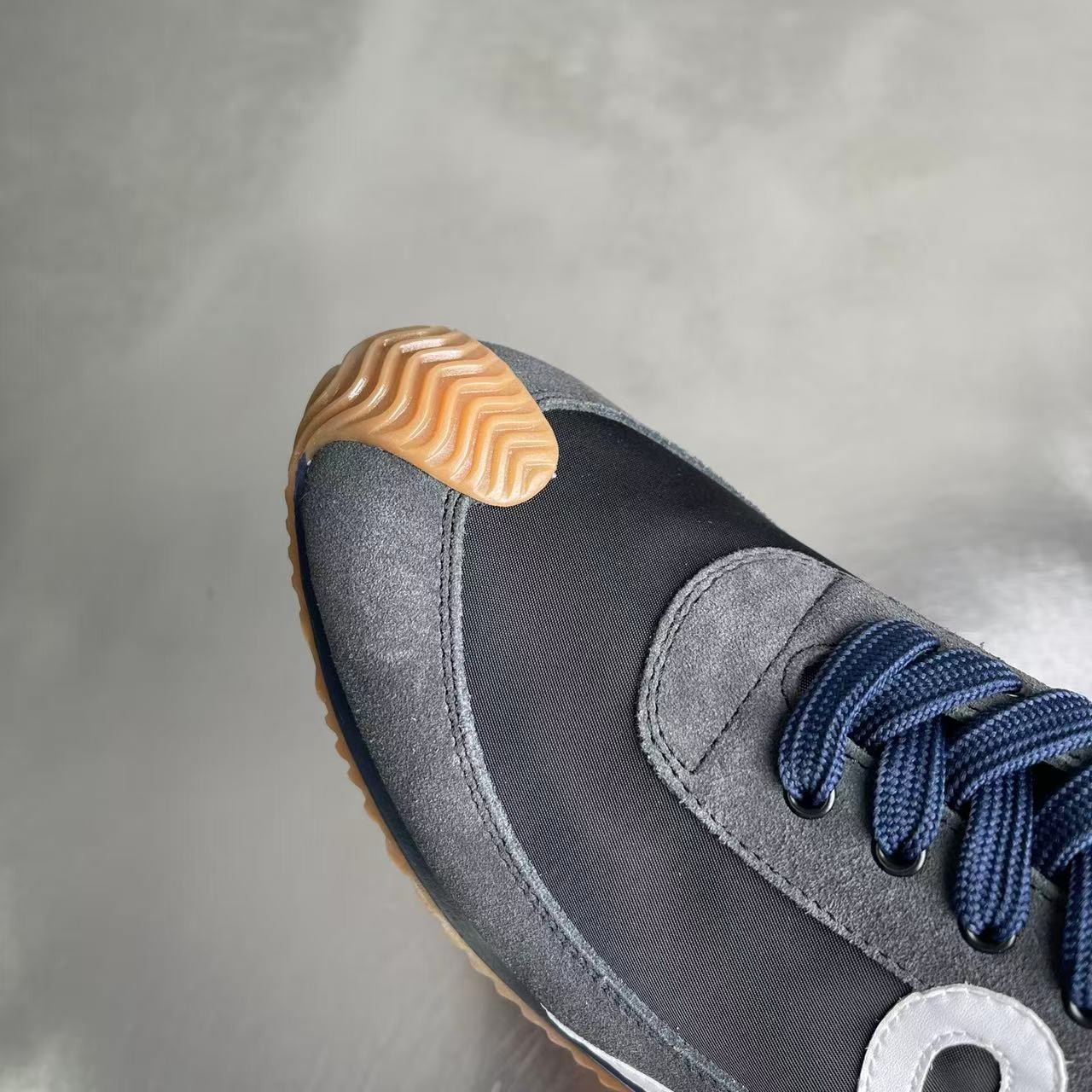 LOEWE Flowrunner Black/White