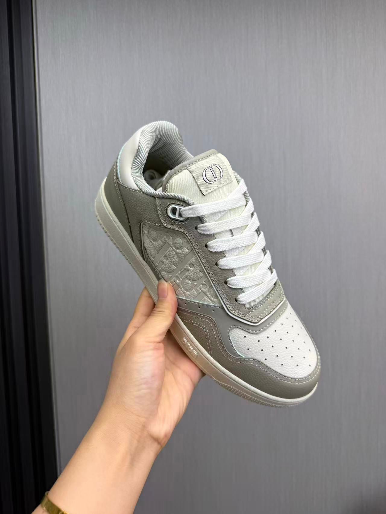 B27 Trianon Gray and Cream Grained Calfskin