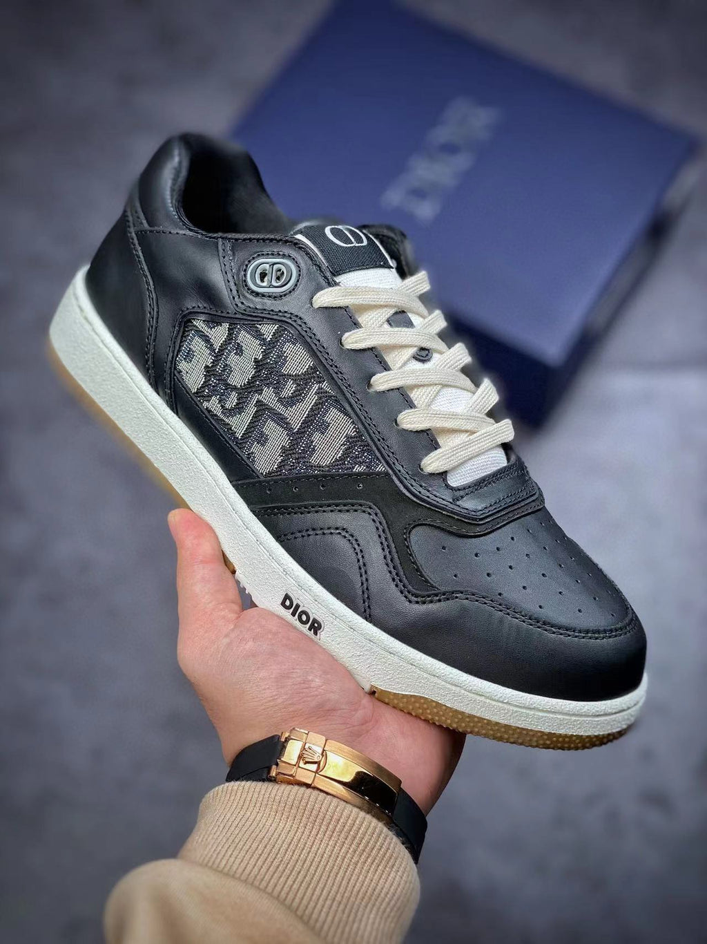 B27 Low-Top Black Oblique