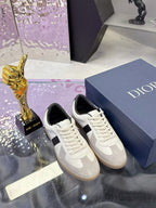 B01 Matchpoint Black and White