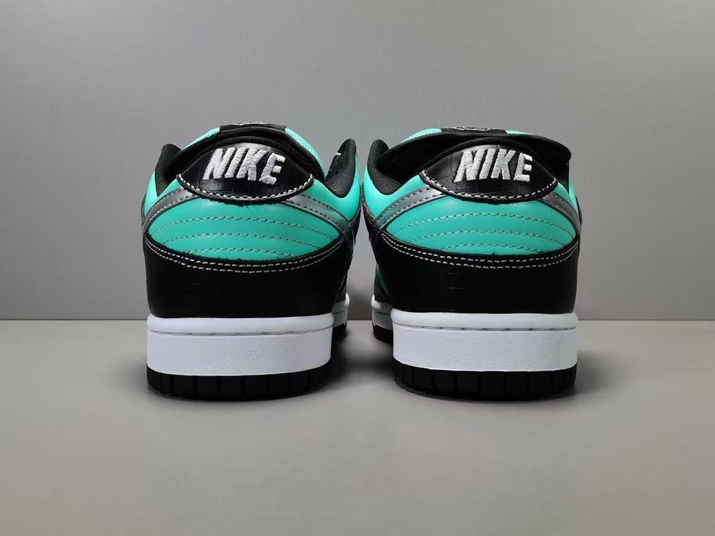 SB Dunk X Diamond Supply 'Tiffany'