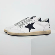 Load image into Gallery viewer, Golden Goose Ball-Star Black Star Black Heel Tab White
