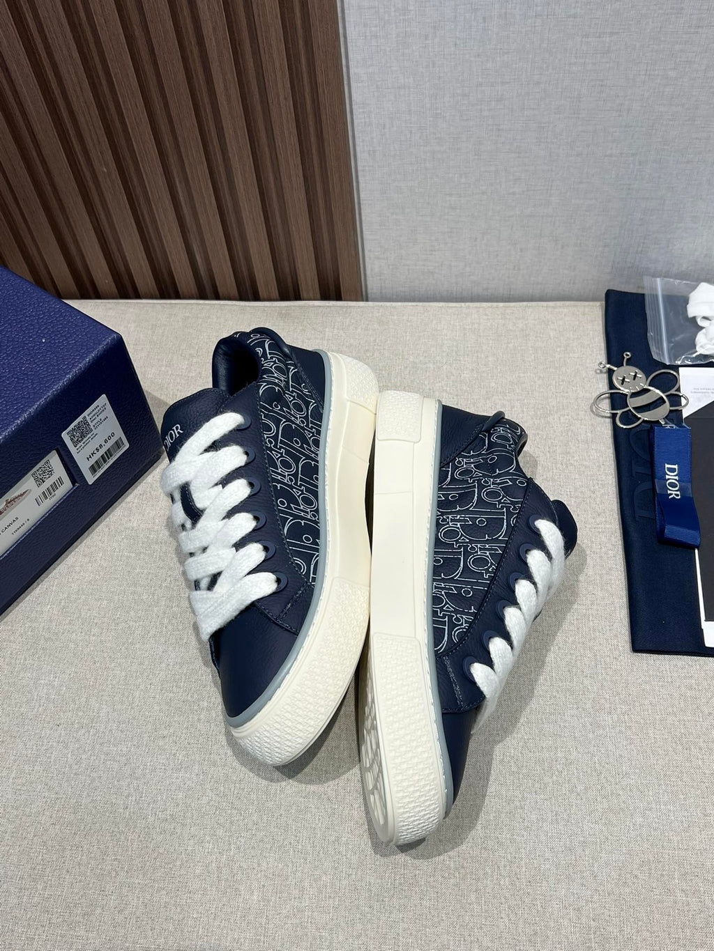 B33 Spin Sneaker Navy