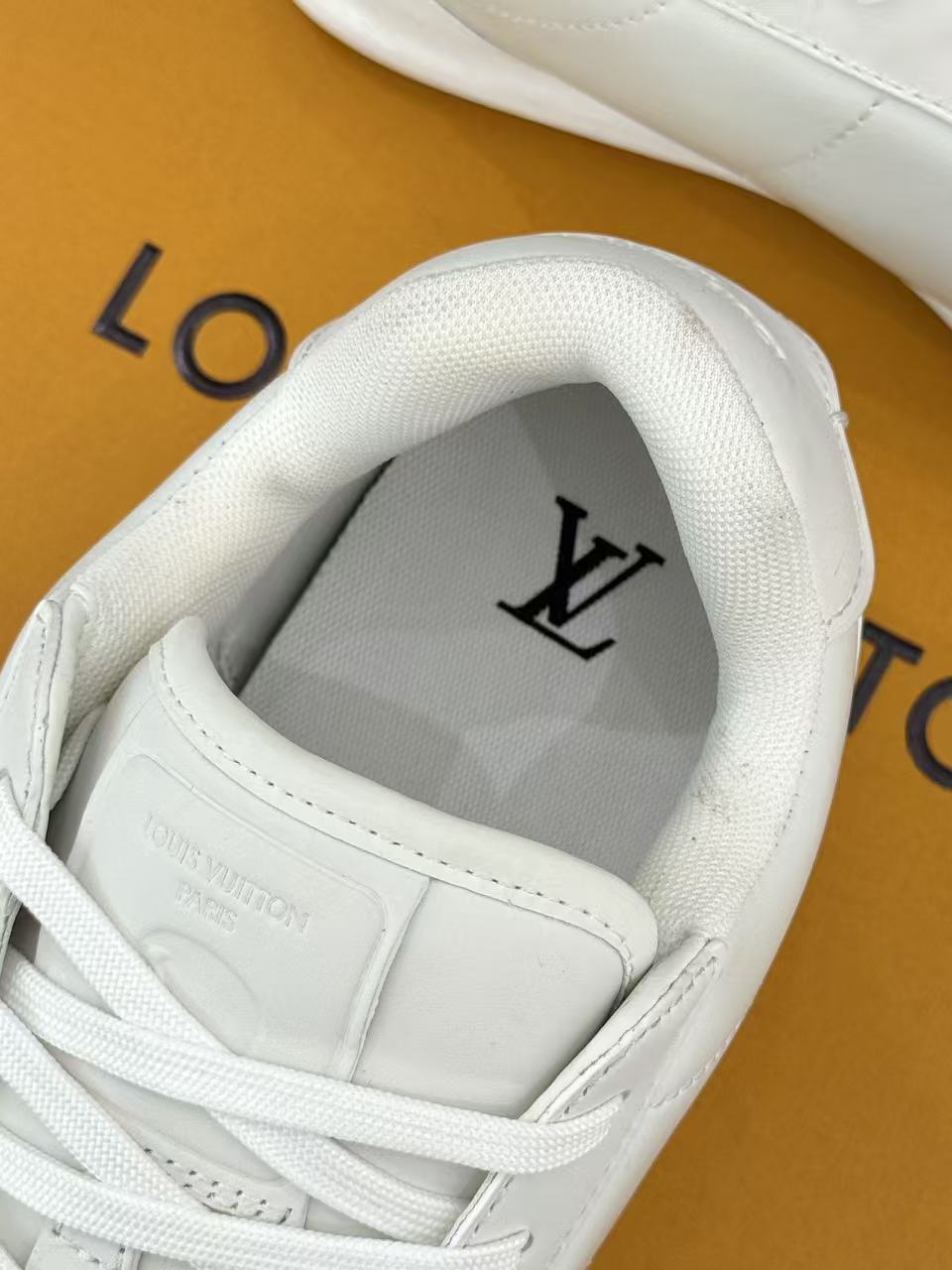 LV Butter Soft White