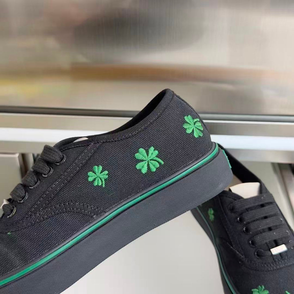 Saltwind Sneaker Clover on Black Cotton