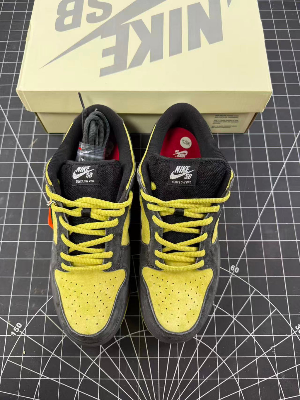 SB Dunk X Supreme Camper Green (2025)