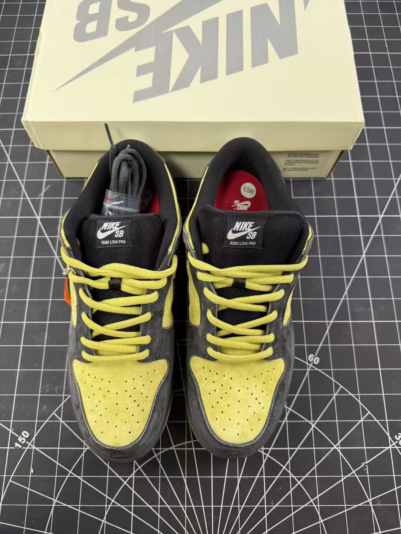 SB Dunk X Supreme Camper Green (2025)