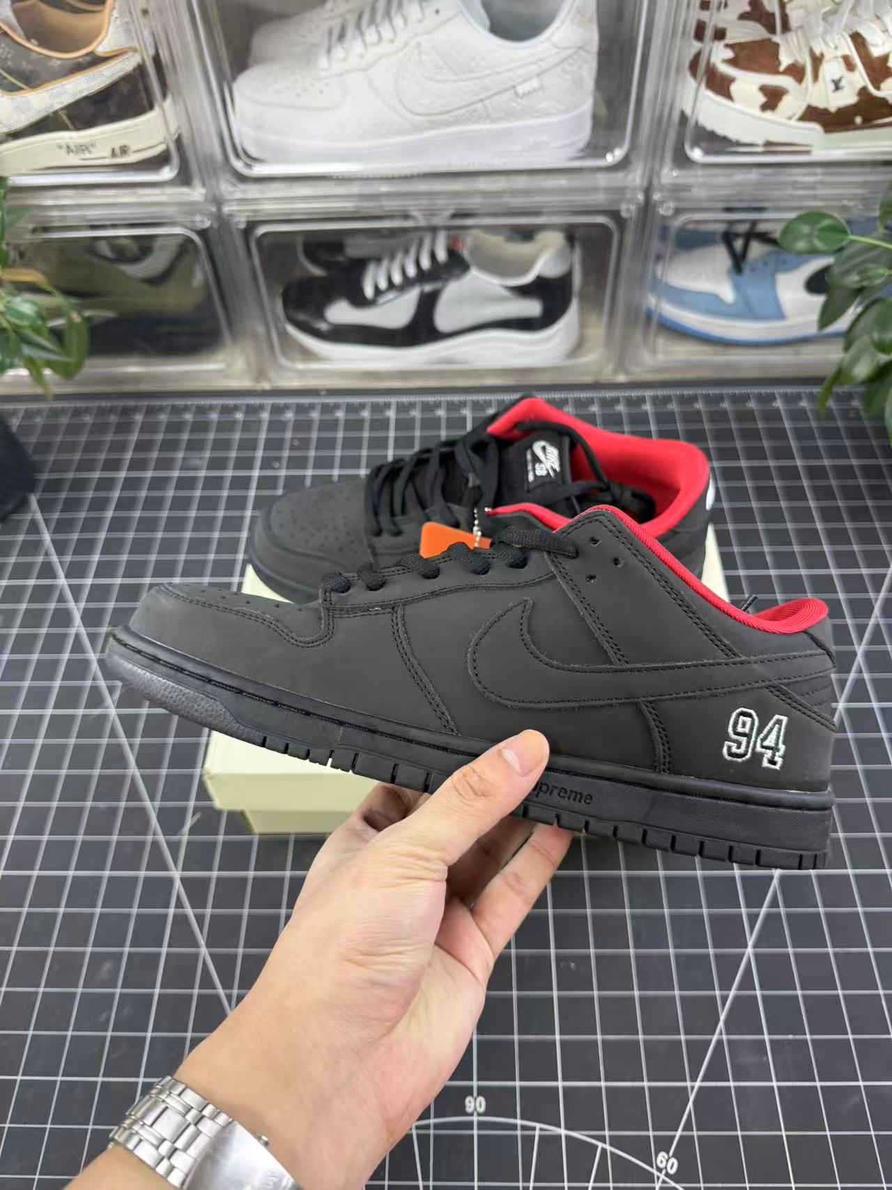 SB Dunk X Supreme Black (2025)