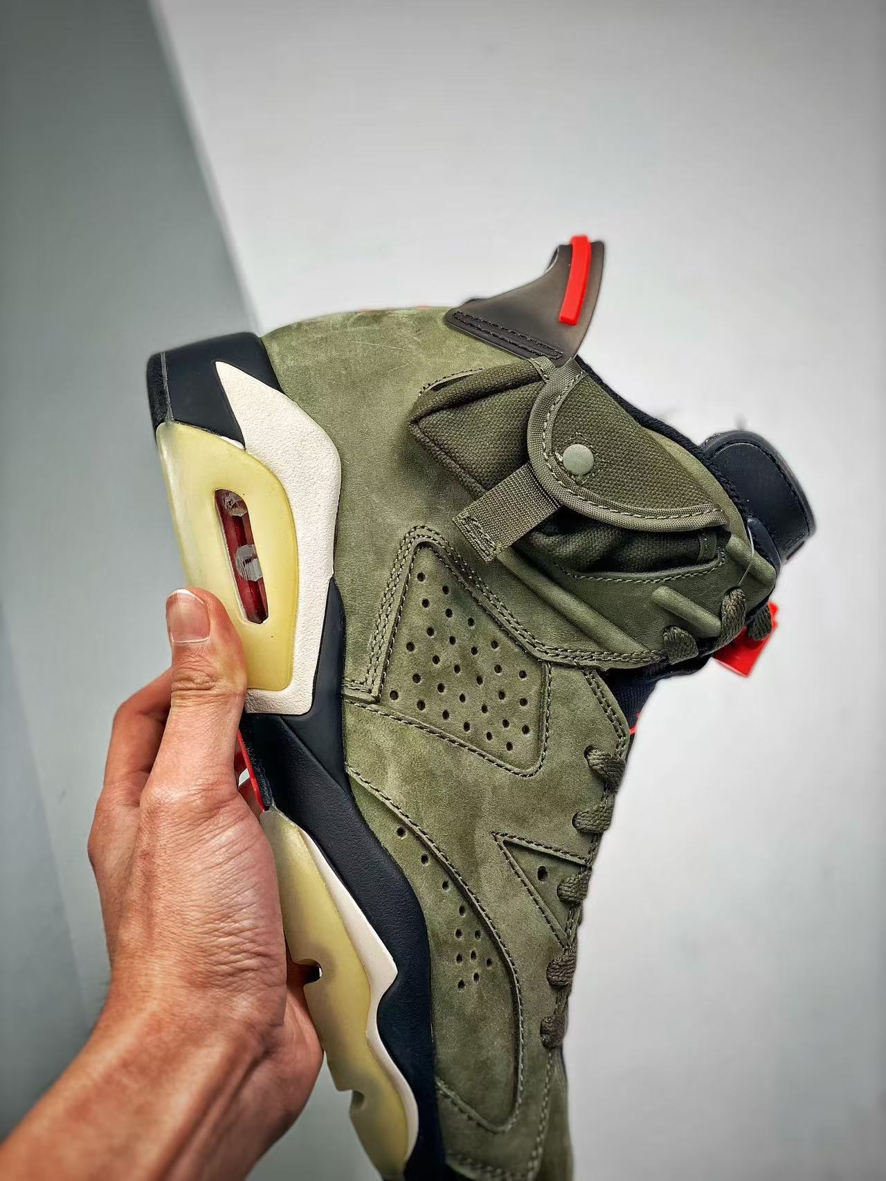 AJ6 Retro Travis Scott